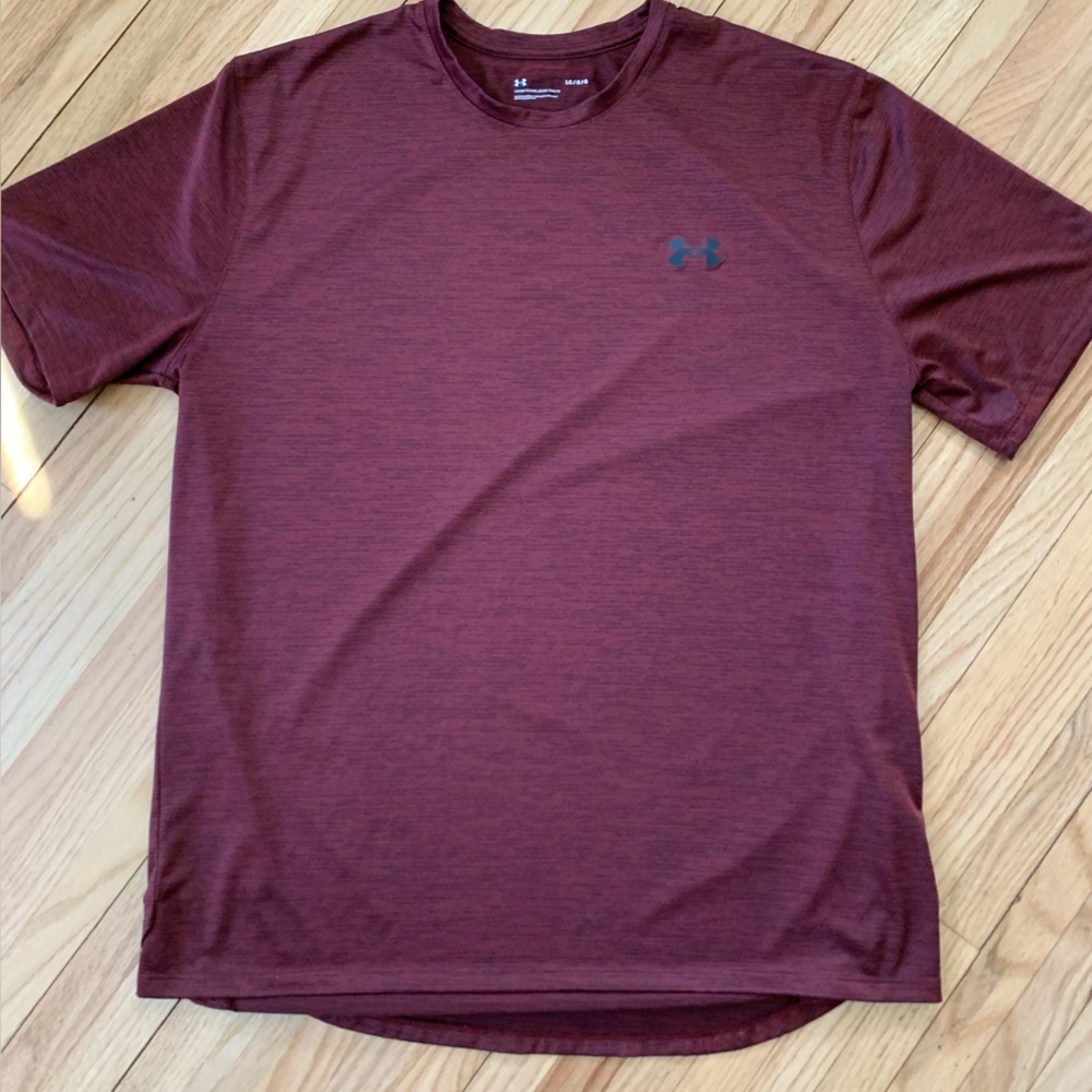 EUC Under Armour loose fit tee, size large